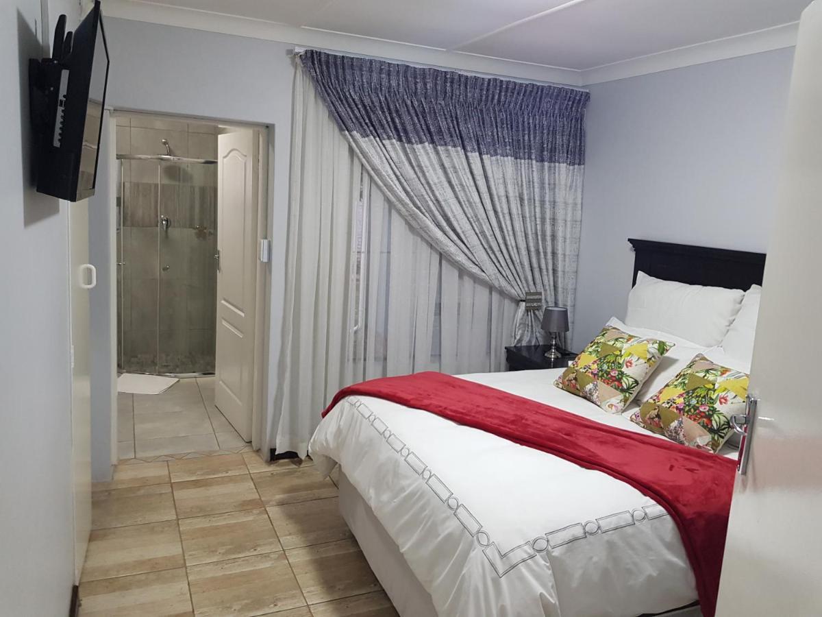 Good 2 Go Guest House Benoni Exterior foto